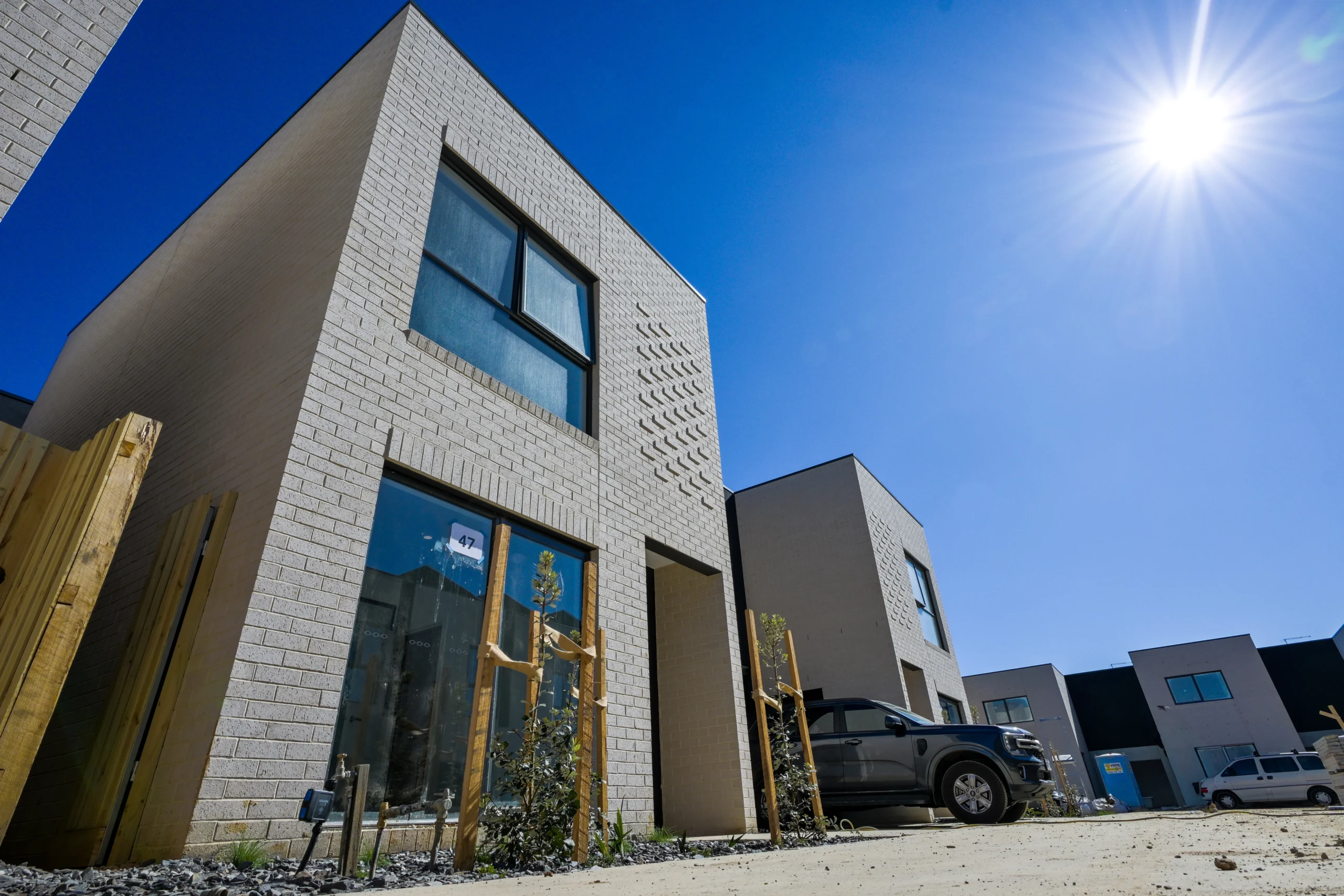 5 Ways Professional Ground Photography Maximizes Real Estate Marketing ROI in Melbourne